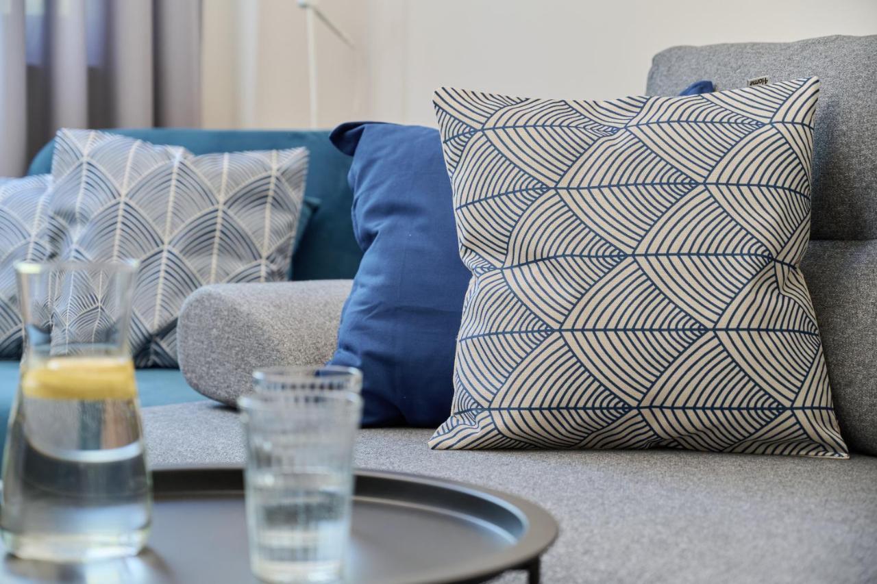 Beautiful & Bright Krynicka For 3 Guests By Renters Apartment Breslau